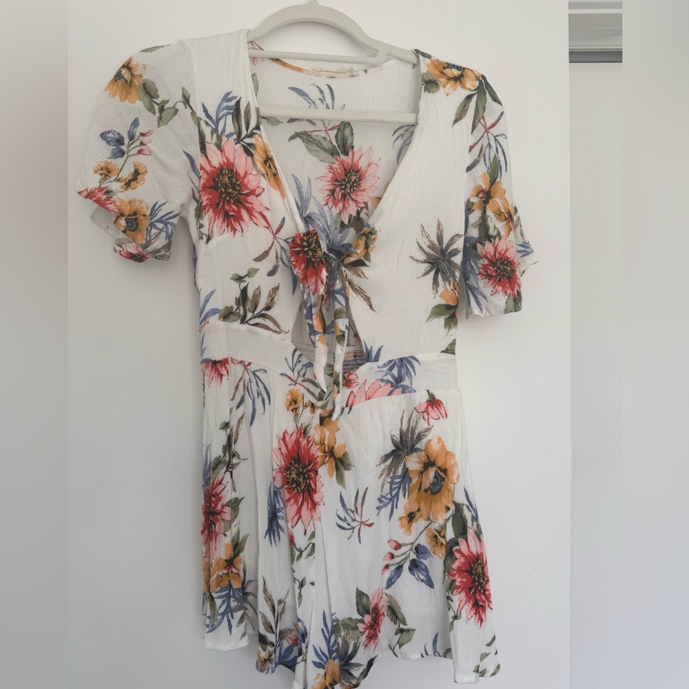 Flowery romper with keyhole!